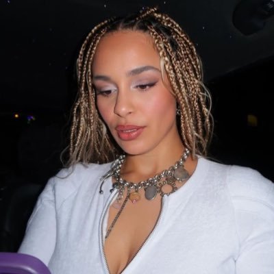 saturnobybin's profile picture. always, maria.