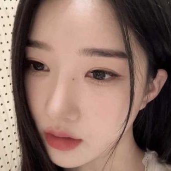 hhhhi_15's profile picture. 그저 엄마아빠의 재혼만을 원합니다