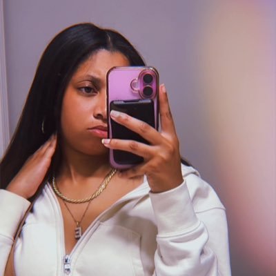 _easyyye's profile picture. uninterested & unbothered 💆🏽‍♀️