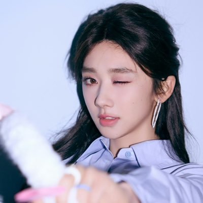 Shantymhel's profile picture. NADINE 💜 '15, TWICE '19 💙 JiaoYan ❤️🖤’25 Memento vivere