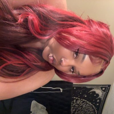 itgirlnina's profile picture. 1 of 1 because they ain’t me 💓 | 🝮 insta: ninaboabina 🝮 | 444 girlie💫