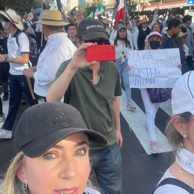 labastidaerika1's profile picture. Anticomunista y anti progre! amo a los animalitos!! orgullosa de México 🇲🇽 me avergüenzo del gobierno. Detesto a los hipócritas de Morena ‼️