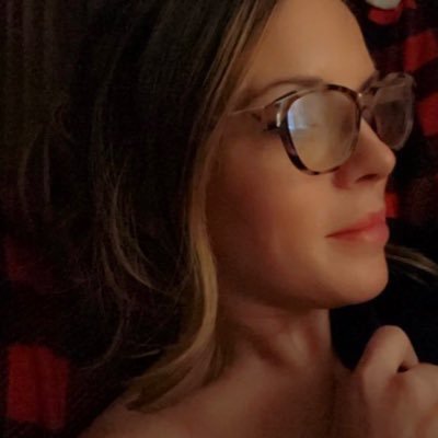 mouthy_mom_'s profile picture. tweets from the trenches. rts are endorsements of everything that person ever said or did. rolldamntide.