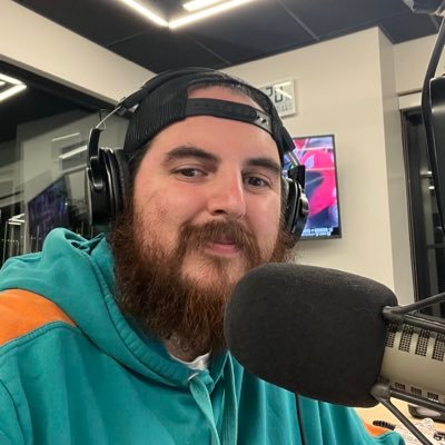 RealDavidVito's profile picture. I talk in a microphone and write sports stories in papers. Coach AAU and High School basketball, SID and hosted - @SportsAtHomeSLC. #FinsUp #GoFins