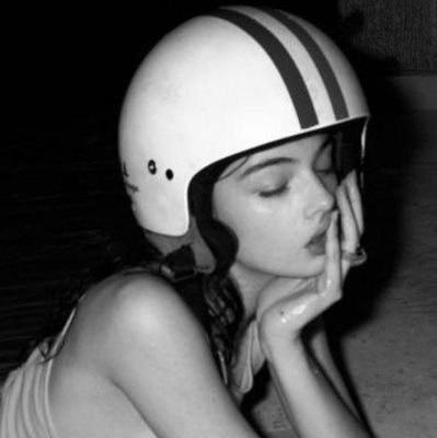 annesyel's profile picture. ia | @mikslmnc :)