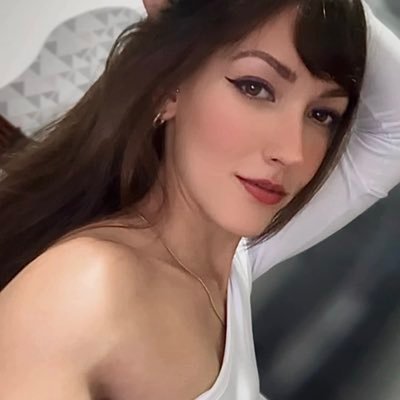 anandacstr's profile picture. • ☼ ♐︎ ⋆ ♉︎ ☽ ♑︎ • ❣︎ • 𝑑𝑒𝑠𝑖𝑟𝑒 𝑏𝑒𝑐𝑜𝑚𝑒𝑠 𝑝𝑜𝑤𝑒𝑟 • falo português, inglês e várias merdas