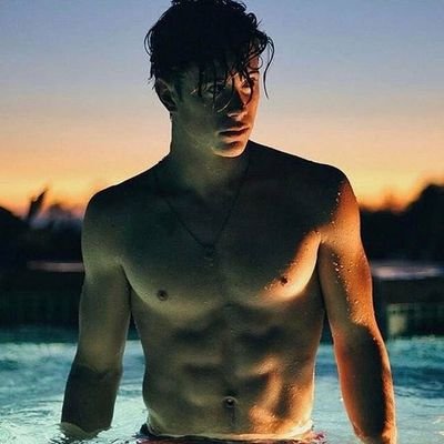 Desihube32's profile picture. 