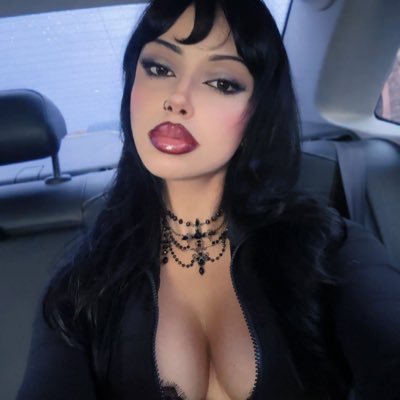 vampirrria's profile picture. ig: alexalizzz ♐︎ ♏︎ ♍︎