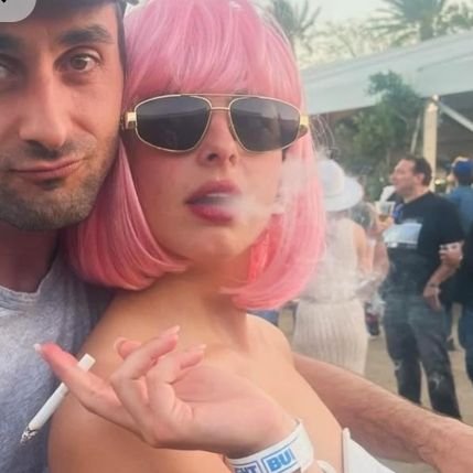 arivolts's profile picture. ✠