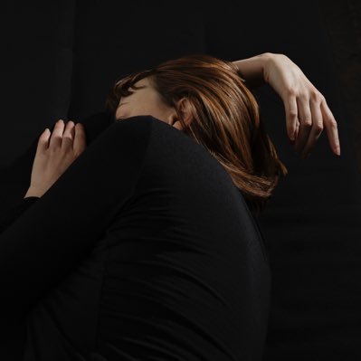 danielleezzo's profile picture. artist-writer • In the collections / libraries of The Met, Santa Barbara Museum of Art, Cornell • gun for hire ✍️