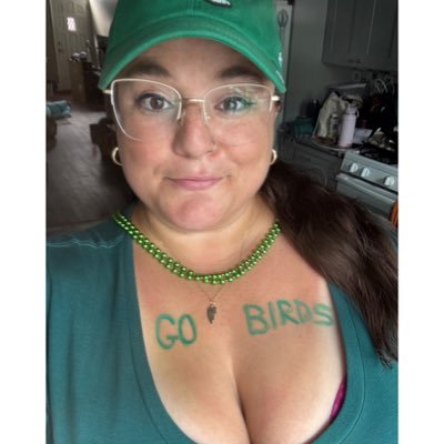 AyLex23's profile picture. love and chaos that is Philly sports ✨   this account shares mutual aid because community care saves lives