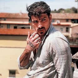 chilldude_7's profile picture. Do your worst to me, baby.