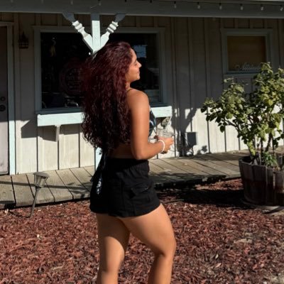 daniiiquev's profile picture. 