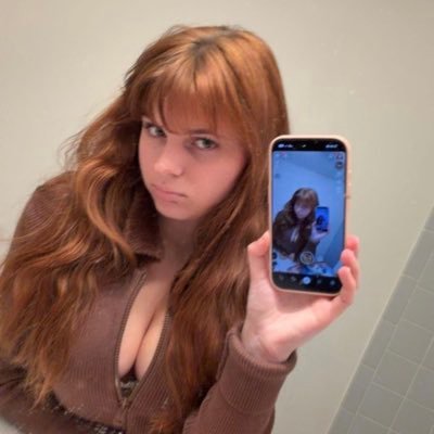 sentmommy's profile picture. 23 | money minx | ur 5'0 tall redhead addiction | top 1% on throne | i cosplay on @saderrall