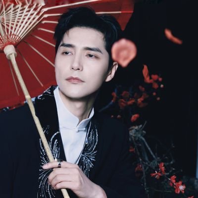 coffeewing's profile picture. Usually posts about books or cr (#UtasBaca), except when AYG updates. Political content is inevitable.
☁️☁️ ycfszd🐉⚡