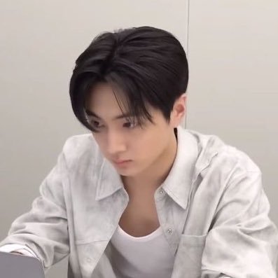 heliumjys's profile picture. jay-centric ──★ ˙🖤🐈‍⬛🩷 ̟ rps/rpf