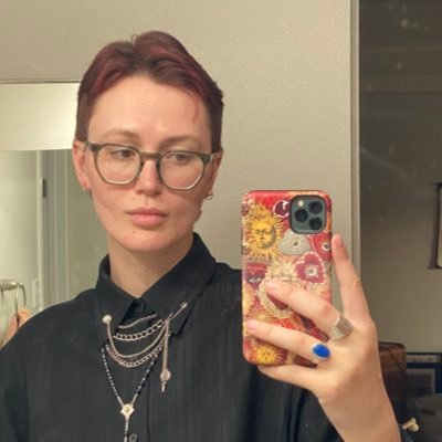 allofthel0ve's profile picture. lesbian loverboy | they/he