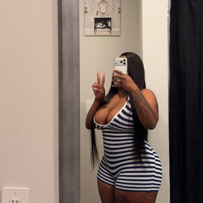 Royalstackzzz's profile picture. My Queen 6:19🕊🤍 My King 9:2🕊️❤️