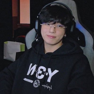 anatvz's profile picture. ㅤㅤ ㅤ ㅤ ㅤㅤ ㅤ ㅤ ㅤㅤ ㅤ ㅤ ㅤㅤ ㅤ ㅤ ㅤㅤ ㅤ ㅤ ㅤㅤ ㅤ ㅤ 𝐛𝐚𝐧𝐠𝐭𝐚𝐧 𝐬𝐨𝐧𝐲𝐞𝐨𝐧𝐝𝐚𝐧 𝖾 𝗆𝗎𝗂𝗍𝖺 𝗇𝗈𝗌𝗍𝖺𝗅𝗀𝗂𝖺 𑣲 .ᐟ