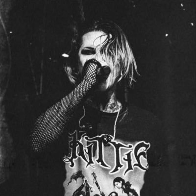 chenzocult's profile picture. CLOSE THE LOOPHOLE || cellar door. avid concert goer. cat parent. private: @C0LDMIRR0R