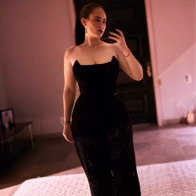 delpozoalgozo's profile picture. Lo que es para ti, vendrá con el viento.