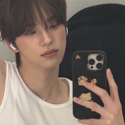 Qiuyuac's profile picture. My wandering thoughts always settle on you, Amay.