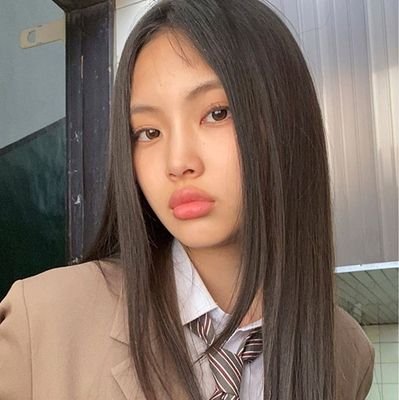 Yvesjixx's profile picture. tô sempre sumindo.