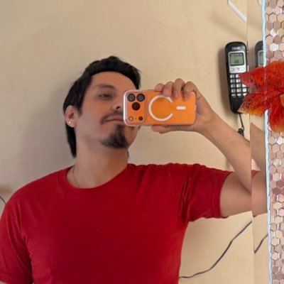 MikesUniverse_'s profile picture. Yo era heterosexual pero me chingué la reversa y ahora me truena.🤷🏻‍♂️ 🟰No contesto DM’s🟰