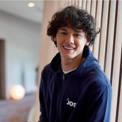 AwaizTeran's profile picture. Blockchain believer. Hunting alpha, learning daily, and riding the waves of Web3.