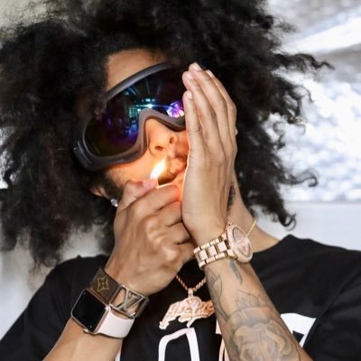 bigchrisbrooks2's profile picture. マイロ + デニム ⊹