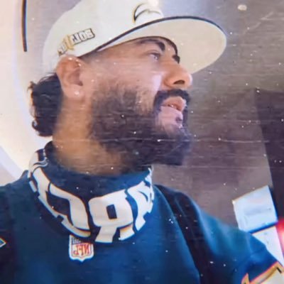 TonyLop00125110's profile picture. Al Pastor🌮 and In n Out🍔is my Passion. Chargers Season tix Holder🏟️Love my Madre. I am Uncle Tony💪🏽 reppin Chargers⚡️Dodgers⚾️Lakers💜 Muay Thai is Life💙