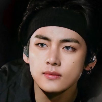 Juba3009's profile picture. Just a girl fangirling over Kim Taehyung