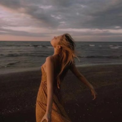 _2__aliceee's profile picture. An open-minded American eager to contribute to the community. Raised in Germany, now living in California. ❤️🇺🇸🇨🇱