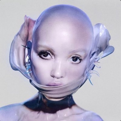 girlikeyoona's profile picture. Games and music 🥹 | nmixx pinkpantheress, twigs, mitski, bjork, arca, Sophie, kelela