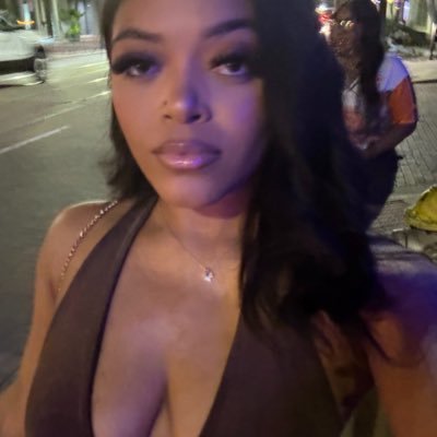 missnialater's profile picture. muah 🇨🇺