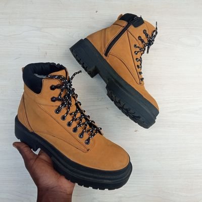 richysenior1's profile picture. Ai researcher.
HAWKER.

LADIES' BOOTS 🔌🥾