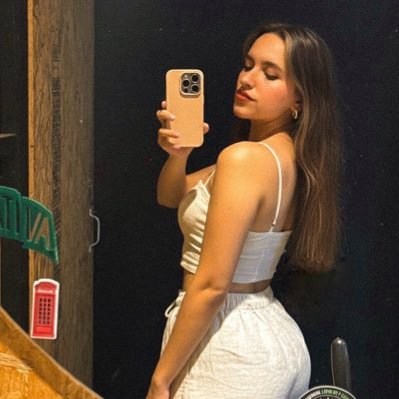 aguusmood's profile picture. Hablo de fútbol, F1, cine, música y comida. Soy de recursos humanos y de boca: una combinación odiada soooo whatever baby