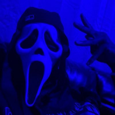 lurrkalert's profile picture. ♏️ +♑️ +♊️