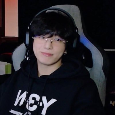 vvizjktrack's profile picture. ౨ৎ multifandom! ＞︿＜ 🍵 ུᩧ 나. BTS is Back ..                Jiminholic🙈