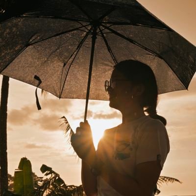 jirasaurus's profile picture. 🔬💉• 
#paradoxical 
• random rage & sniffles・