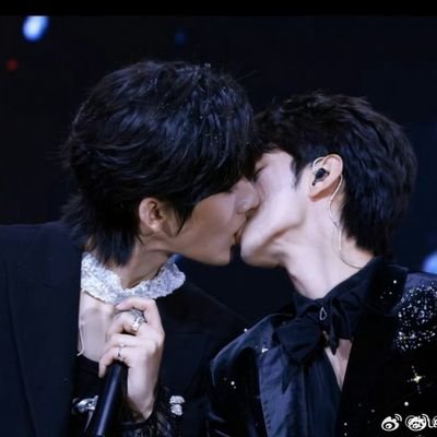 iris_may10's profile picture. 25.10.01 ~
Desire4 (江衡，李沛恩，邱鼎杰，黄星) ❤️ 
逆愛 (田栩宁，梓渝，展轩，刘轩丞) ❤️