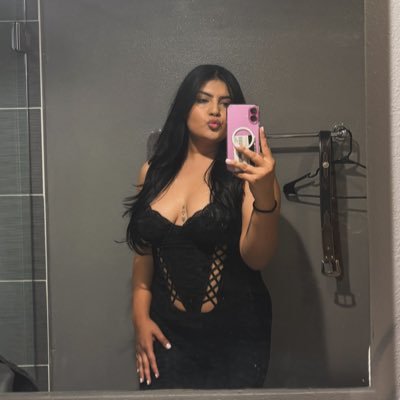 rocioomarleene's profile picture. if you’re a strong female, you don’t need permission