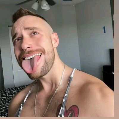 jonhbluej's profile picture. Hi! it's zaddy Ton, yes 🌈