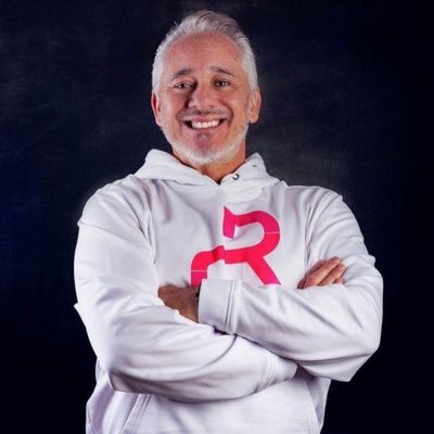 Mufasa91558416's profile picture. I'm an oil rig engineer I know it's a risky job but I love doing it stilly