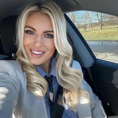 EmilyClay__'s profile picture. An independent fashion designer, dedicated to sustainable fashion and experimenting with handmade recycled fabrics. I believe that clothes should not only be be