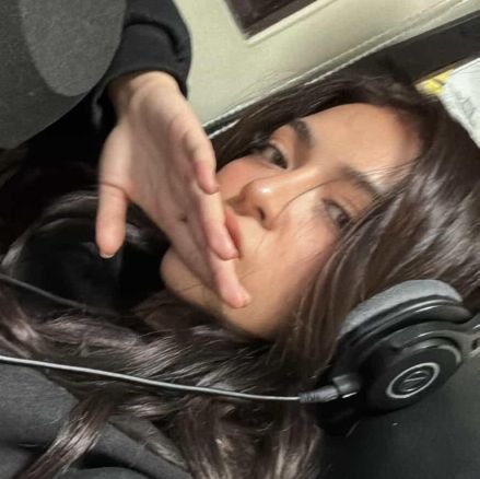 belvita0823's profile picture. If you feel like things are starting to fall apart, I’ll help you pick up the pieces...💜