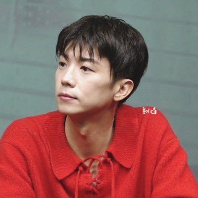 bong_e84's profile picture. (fan account)💙장우영하는 사람입니다🐥 불어온 바람 속에 드리운 오늘의 Vibe, 느긋해 조용해 시원해✨