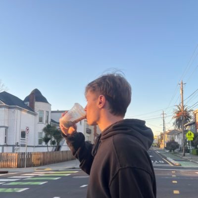 jaxsthetics's profile picture. building apps & chasing vitality // @serpaseo launching soon 🚀