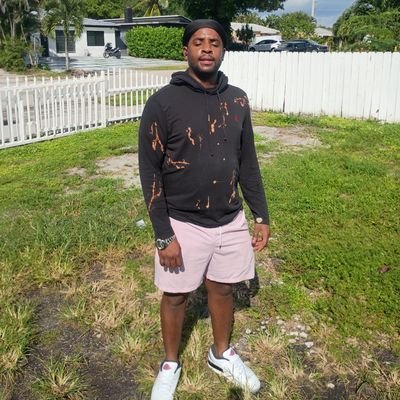 Timothywashere_'s profile picture. scrollin while eatin