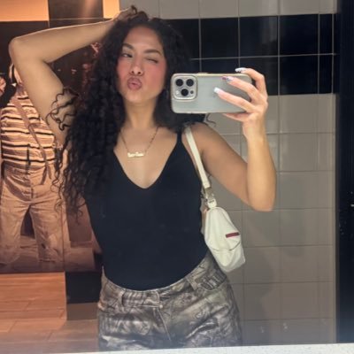 yulissapaz_'s profile picture. 